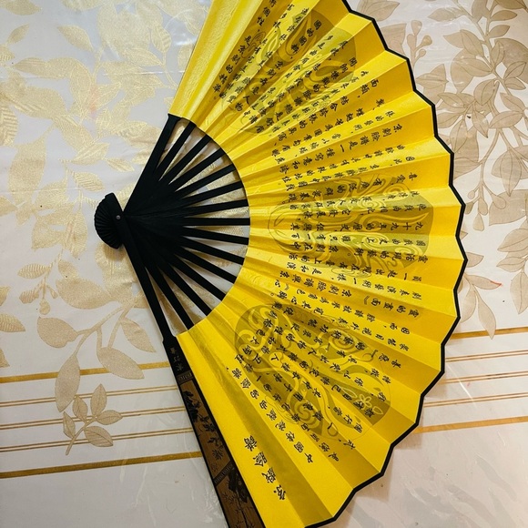 Authentic Chinese Bamboo Silk Folding Fan With Drawings Of Opera Masks - Picture 2 of 7
